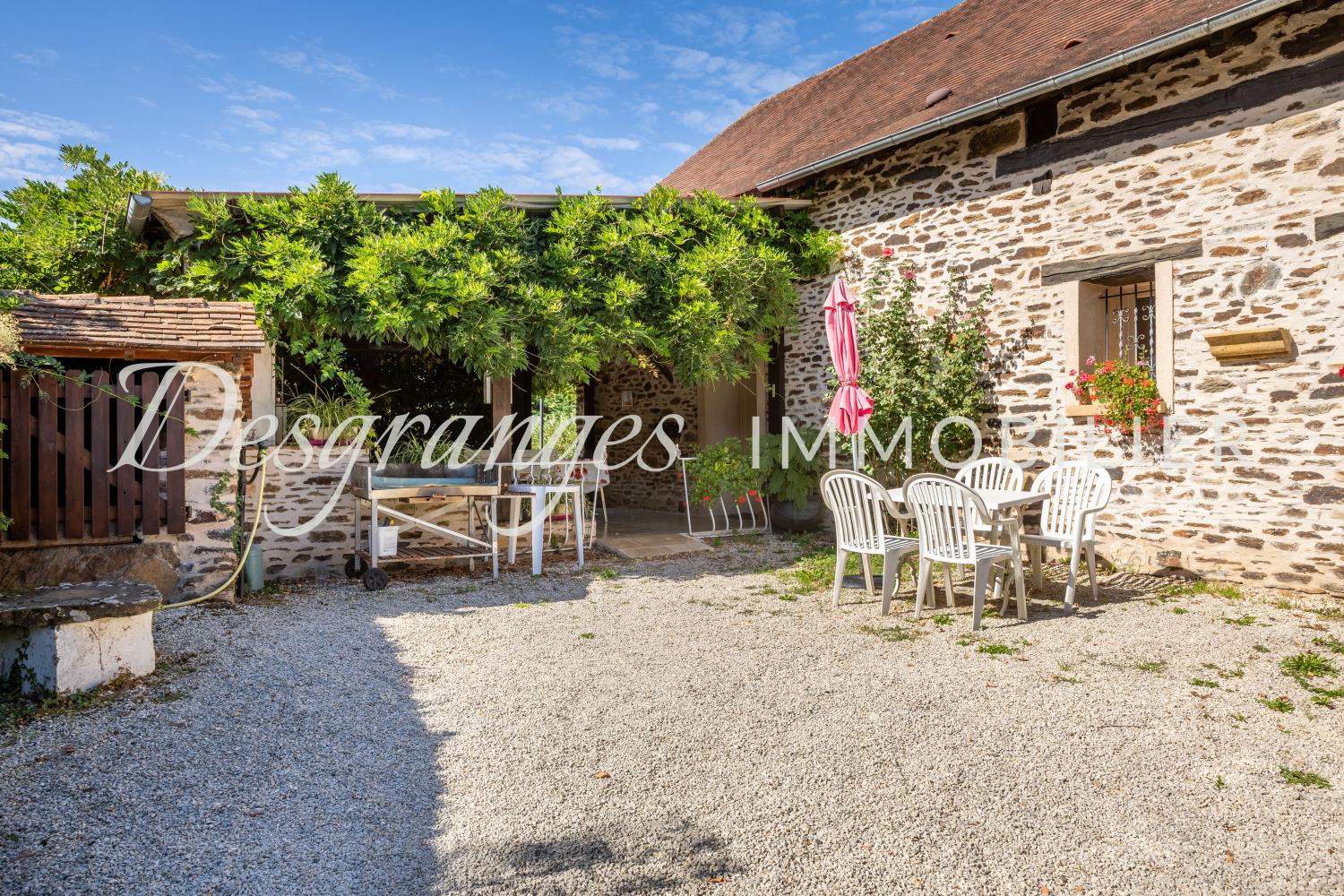 à vendre gîtes/ chambres d'hôtes Sarlande Dordogne 3