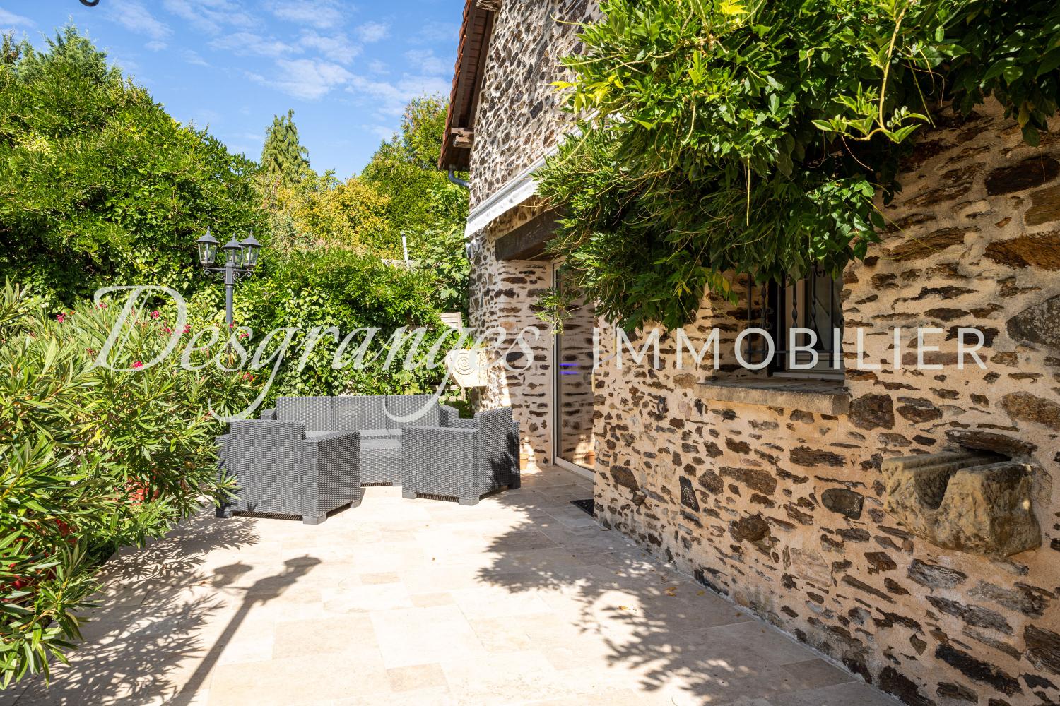 à vendre gîtes/ chambres d'hôtes Sarlande Dordogne 1